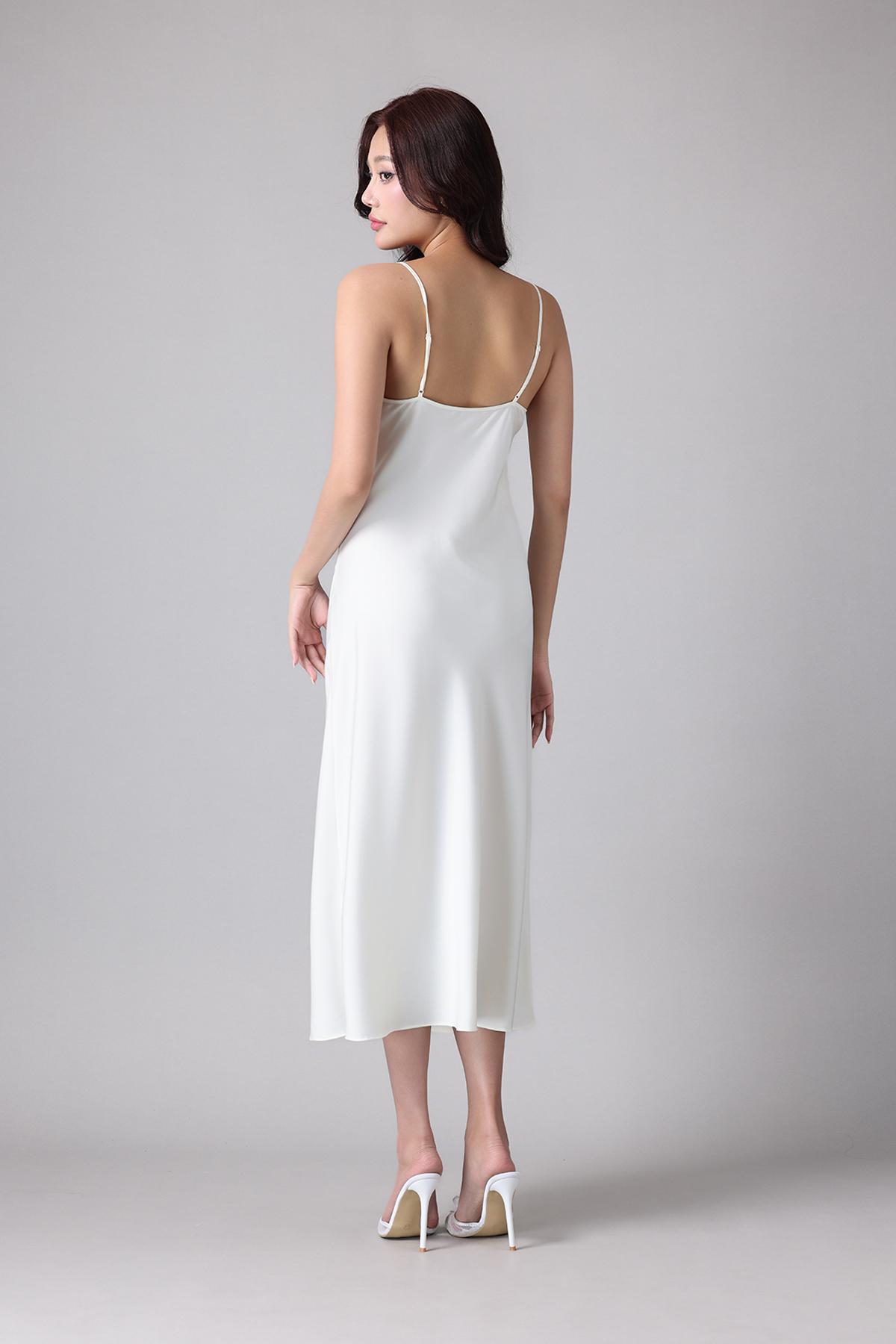Đầm dài Vera by Chipu satin trơn phối ren - C0044