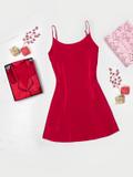Hộp quà Holiday - đầm ngủ lụa Satin hai dây dáng ngắn và bộ Pijama dài tay ngắn thanh lịch