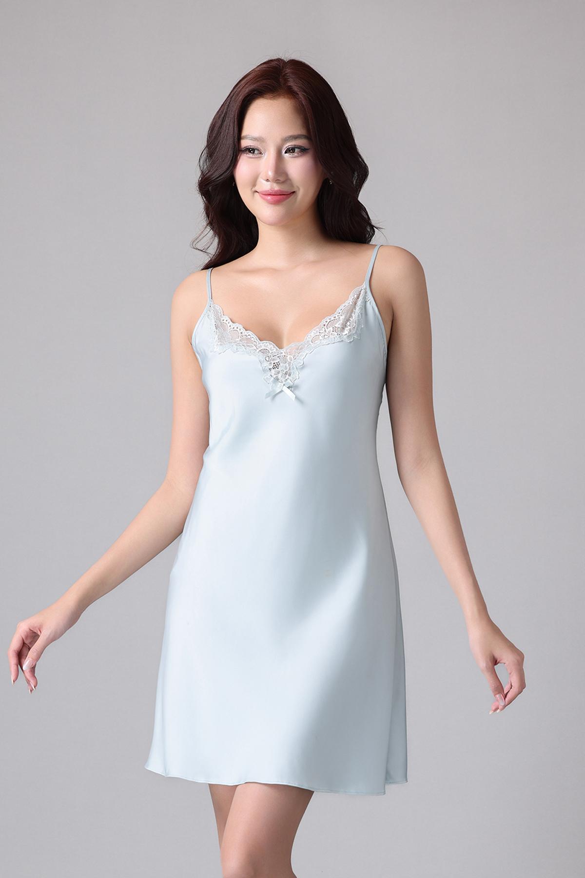 Đầm ngắn Vera by Chipu satin trơn phối ren - C0043