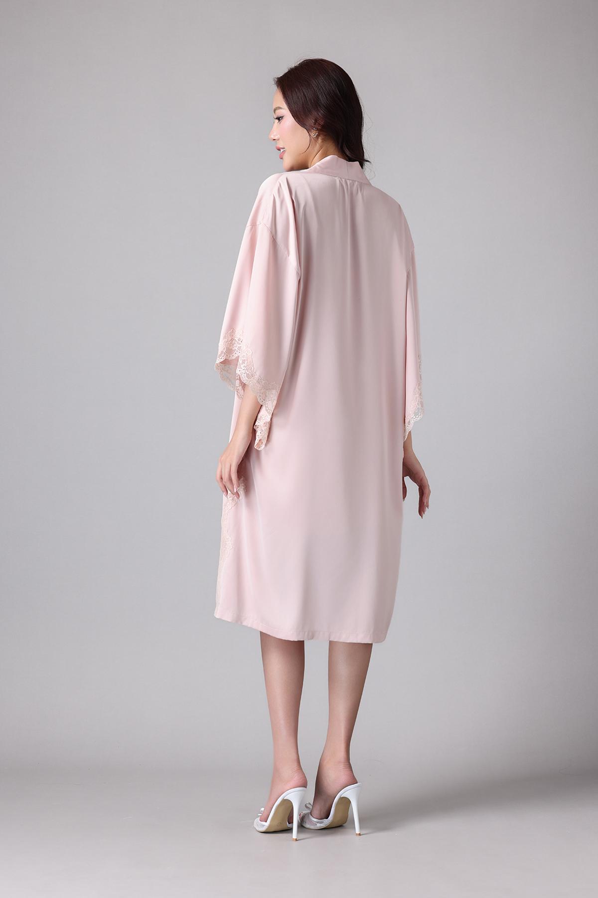 Áo khoác kimono Vera by Chipu satin trơn phối ren - C0045