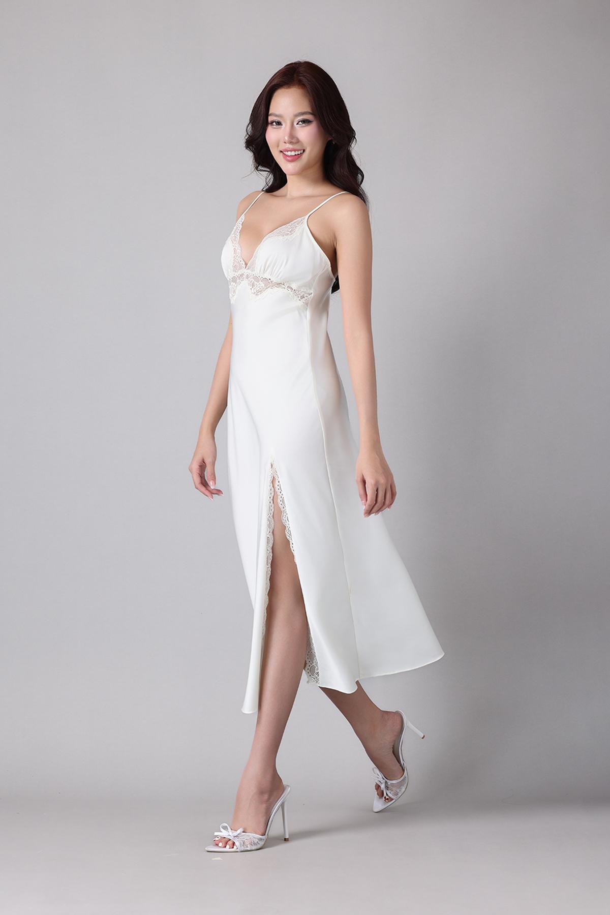 Đầm dài Vera by Chipu satin trơn phối ren - C0044