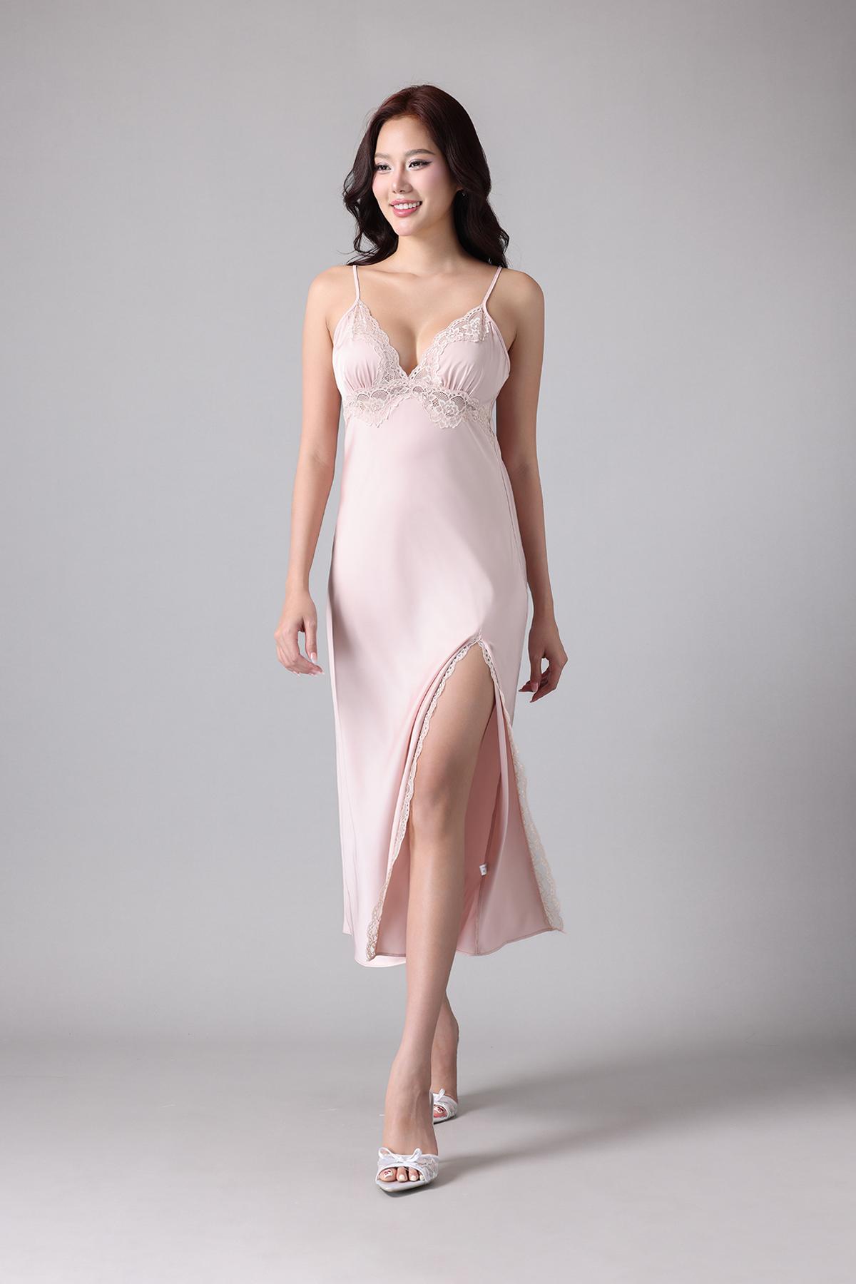 Đầm dài Vera by Chipu satin trơn phối ren - C0044