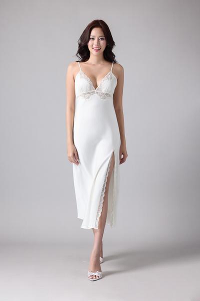 Đầm dài Vera by Chipu satin trơn phối ren - C0044