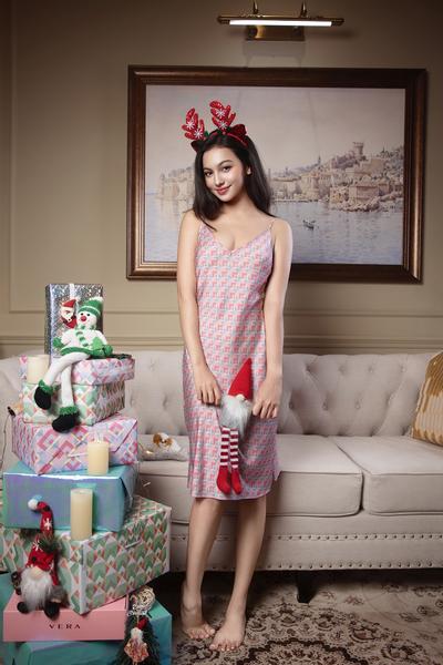 Đầm ngắn nữ Vera satin in hai dây - V0764