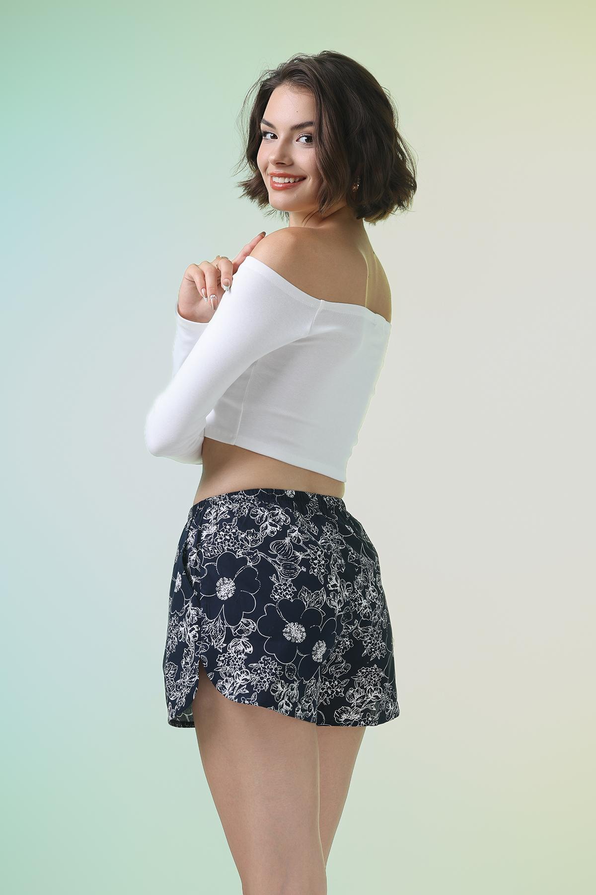 Quần short nữ Vera kate in - V0756